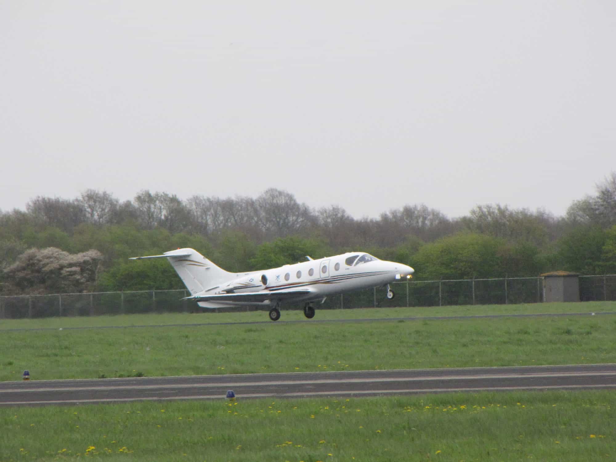 Hawker 400XP