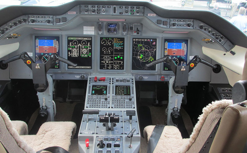 Hawker 4000 Cockpit